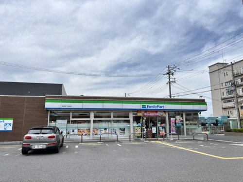 コンビニ　ファミリーマート　岸和田下池田店（コンビニ）まで333m