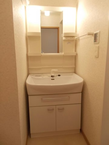洗面設備　脱衣スペースもあります