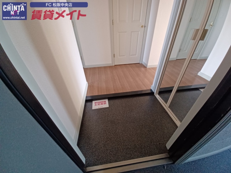 玄関　同物件別室画像