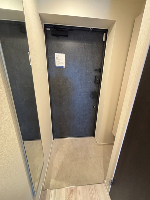 玄関　※写真は別部屋です