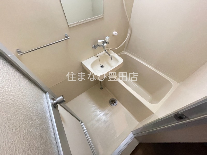 バス・シャワールーム　反転・同型タイプ