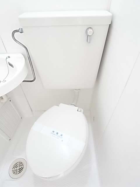 トイレ　落ち着いた色調のトイレです
