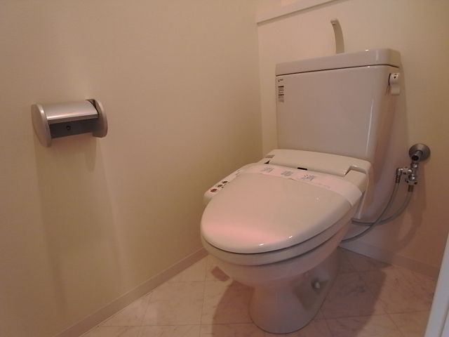 トイレ　ウォシュレット付き