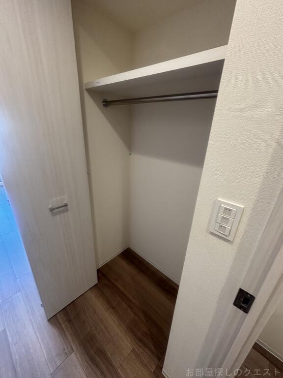 収納　（写真は同物件反転イメージ）