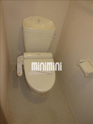 トイレ　ウォシュレット完備のトイレです。