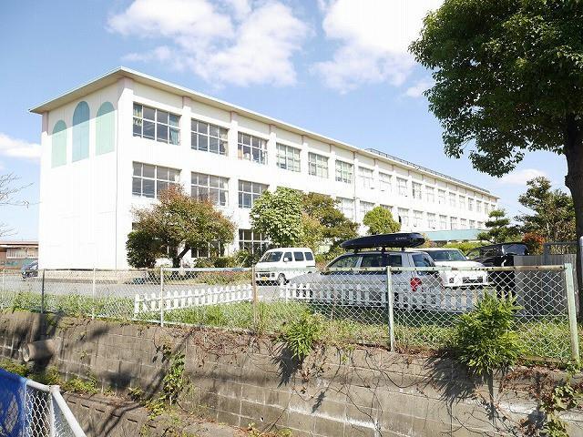 小学校　水巻町立伊左座小学校（小学校）まで850m