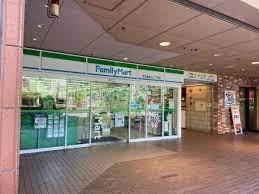 コンビニ　ファミリーマート 名古屋金山二丁目店（コンビニ）まで90m