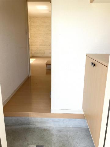 玄関　※同タイプ部屋の写真です。