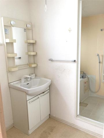 洗面設備　※同タイプ部屋の写真です。