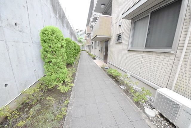 エントランス　詳細はタウンハウジング蘇我店まで♪043-312-6124
