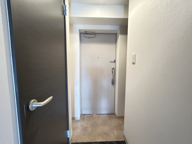 玄関　※別号室参考写真