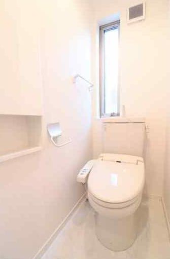 豊島区南大塚2丁目戸建のトイレ写真