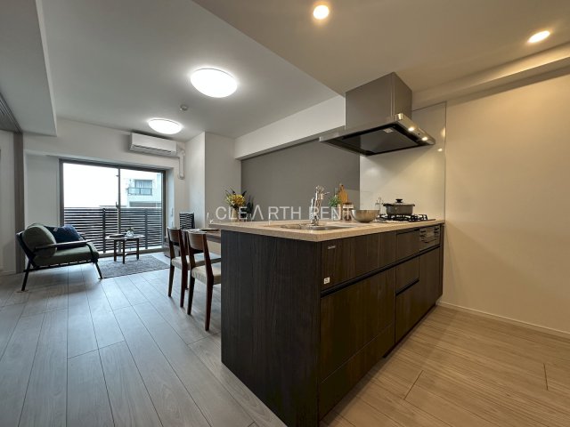 キッチン　【モデルルーム】同タイプ別住戸写真となります。現況と異なる場