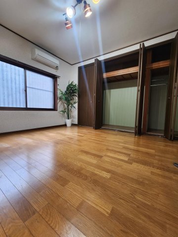 収納　使いやすい壁面大型収納　廊下にも大型収納スペース有