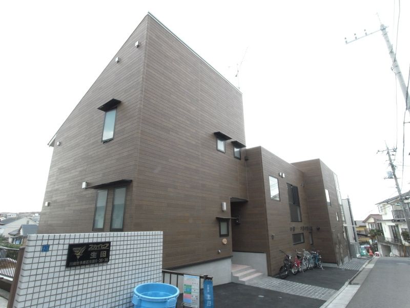 小田急線 生田駅 徒歩8分 築14年
