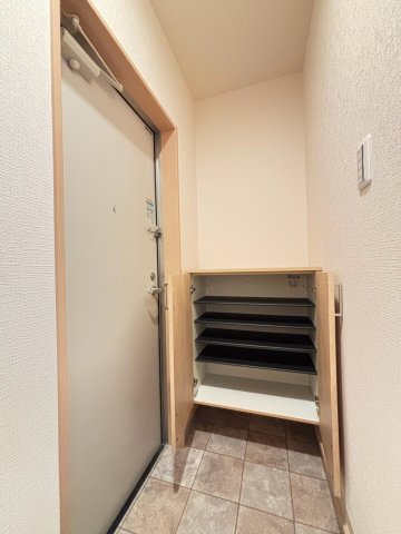 ＪＲ阪和線 富木駅 徒歩4分 3階建 築1年の玄関写真