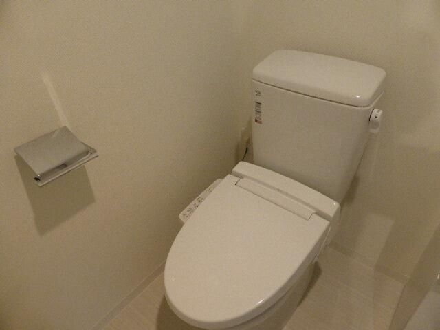 都電荒川線 向原駅 徒歩8分 5階建 築13年のトイレ写真