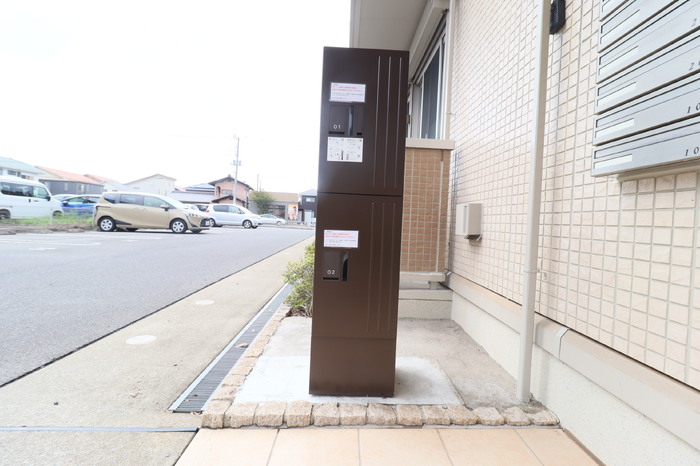 ロビー　宅配ボックス