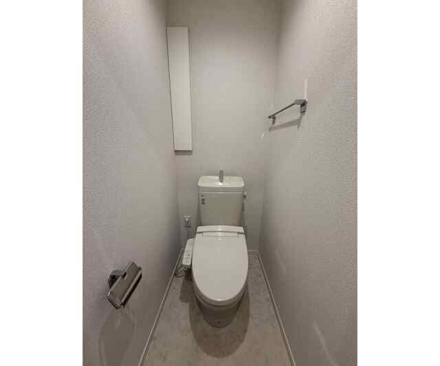 京王線 笹塚駅 徒歩7分 3階建 築8年のトイレ写真