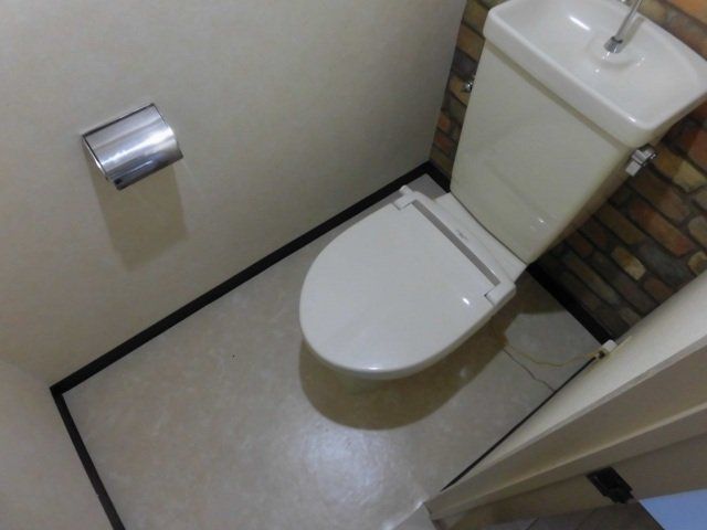 トイレ　別部屋写真です。