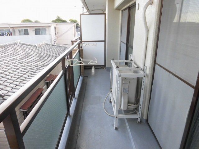 バルコニー　別部屋写真です。