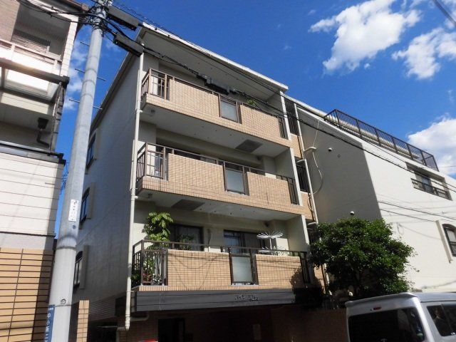 建物外観　RC造の重厚なマンションです。