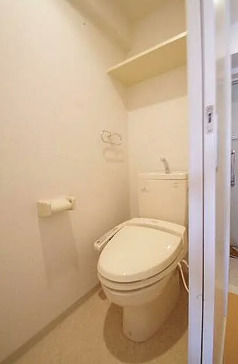 トイレ　同物件別部屋反転写真