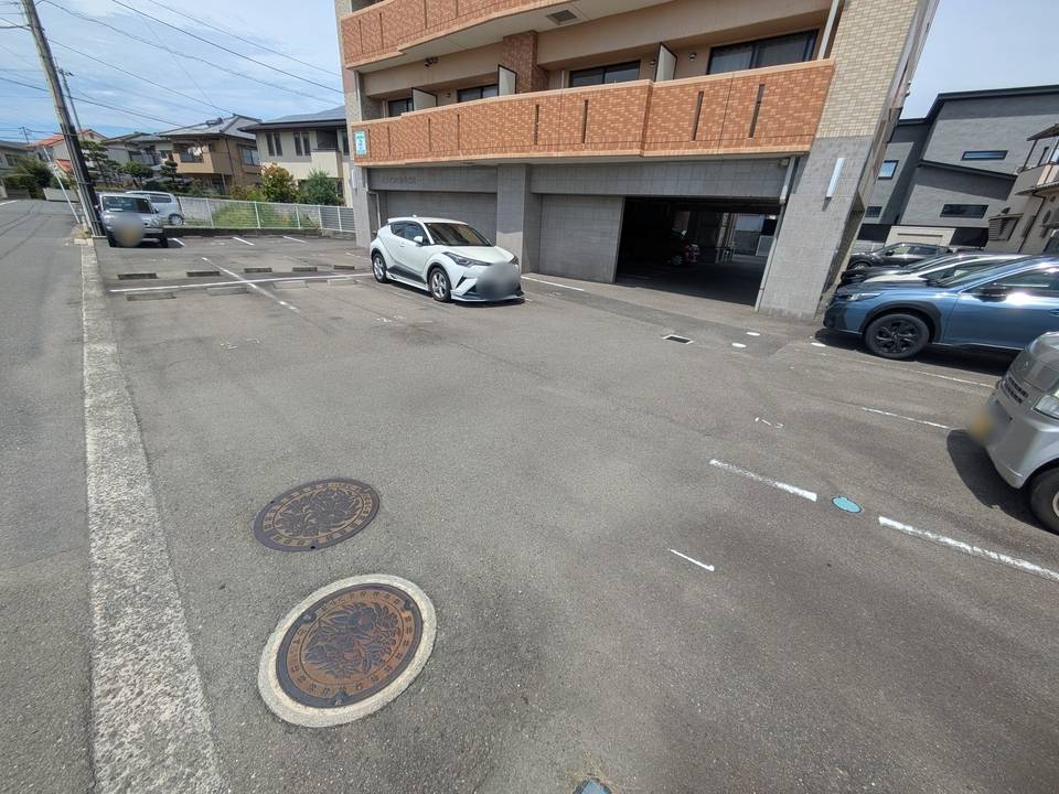 駐車場　駐車場