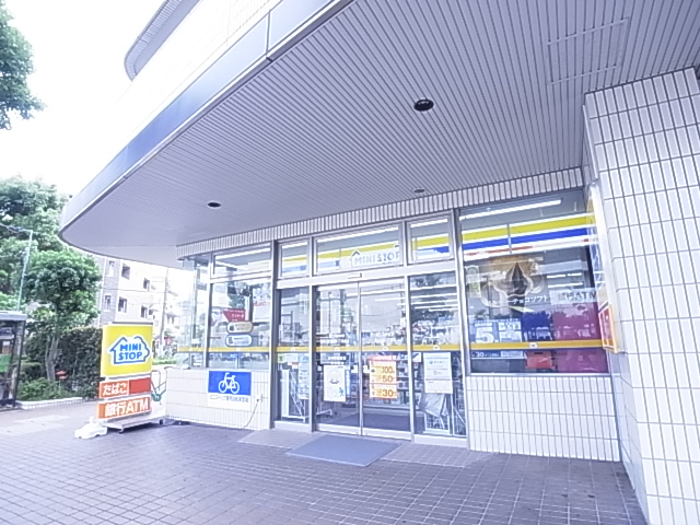 コンビニ　ミニストップ 足立綾瀬1丁目店（コンビニ）まで372m