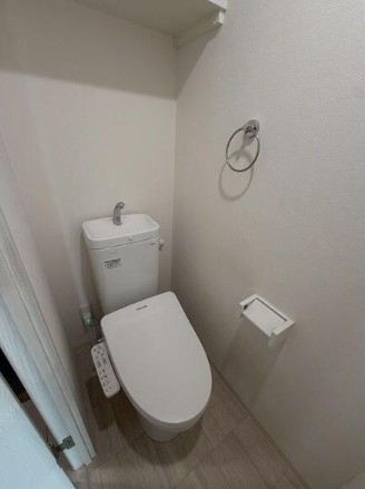 ＪＲ中央線 八王子駅 徒歩6分 5階建 築5年のトイレ写真