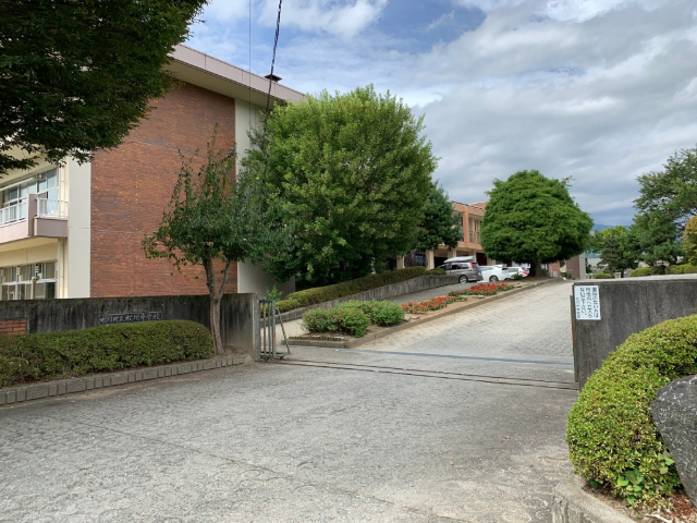 中学校　松川町立松川中学校（中学校）まで1553m