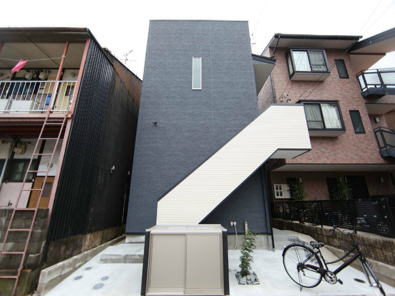 地下鉄東山線 中村公園駅 徒歩12分 築15年