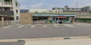 コンビニ　ファミリーマート名古屋池場店（コンビニ）まで440m