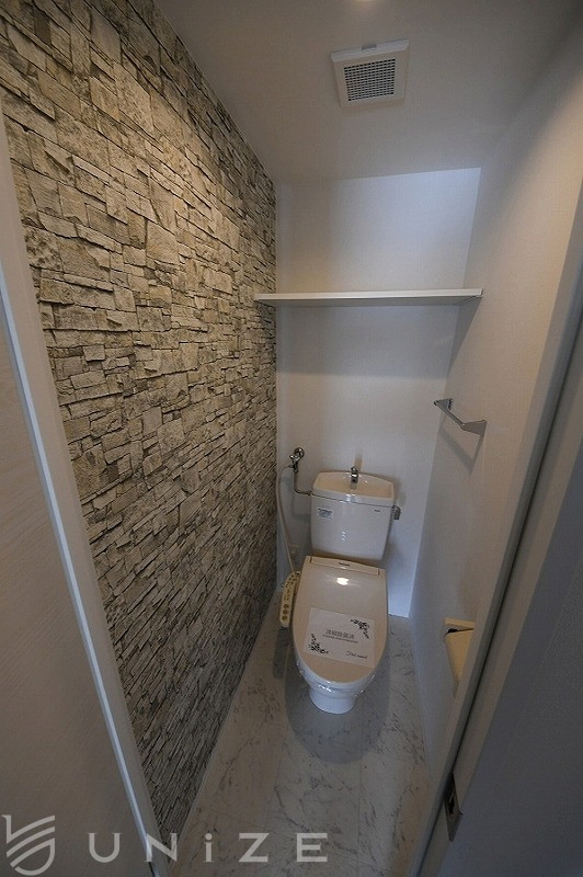 地下鉄南北線 南平岸駅 徒歩9分 5階建 築6年のトイレ写真