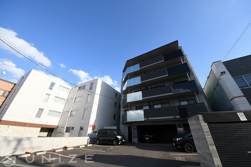 地下鉄南北線 南平岸駅 徒歩9分 築6年