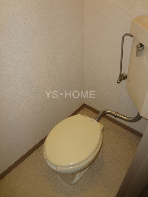 ＪＲ中央線 荻窪駅 徒歩16分 2階建 築41年のトイレ写真