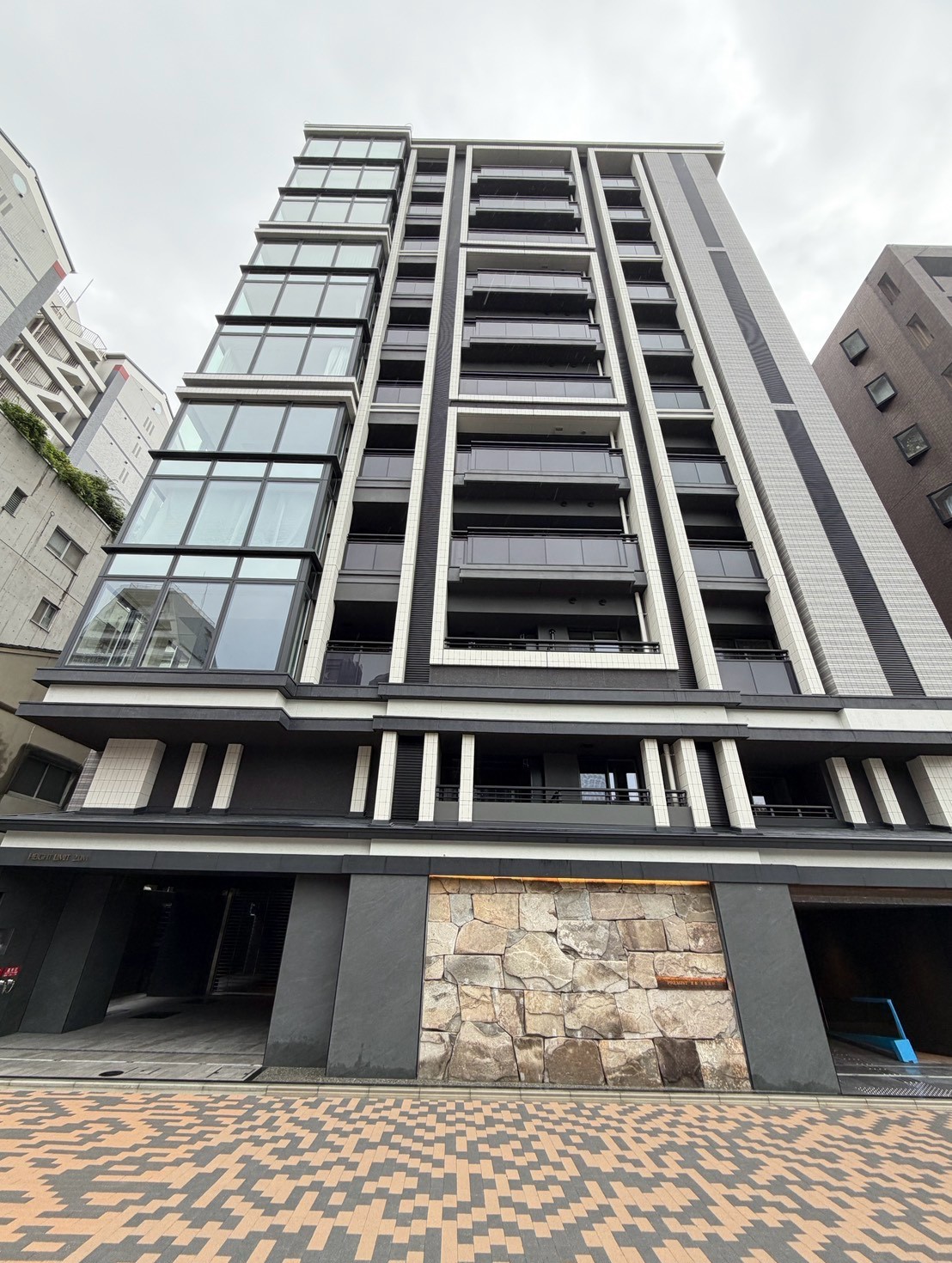 プレミスト京都三条堀川の外観写真