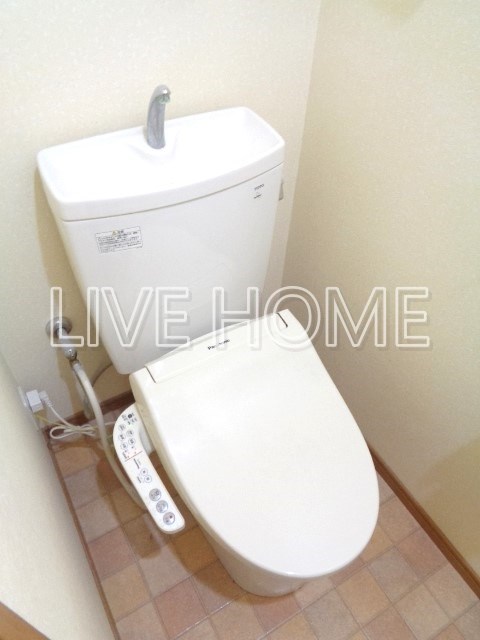 ＪＲ中央線 中野駅 徒歩6分 3階建 築20年のトイレ写真