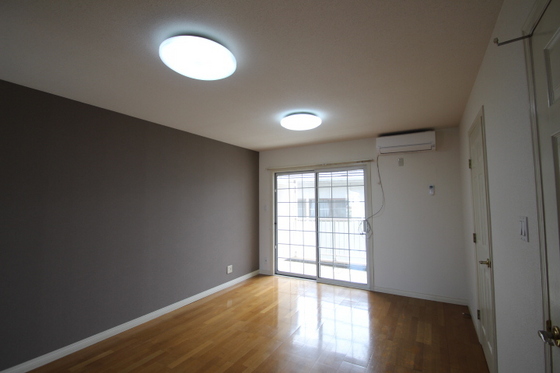 メープルテラス弐番館の居間写真