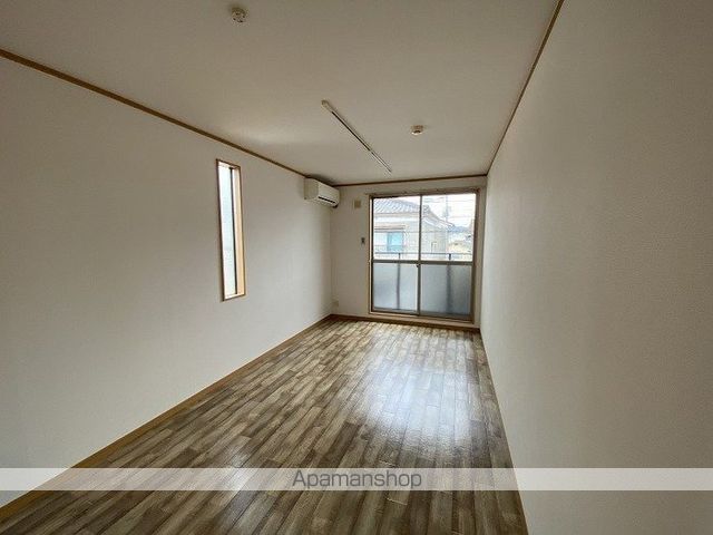 伊予鉄道高浜線 三津駅 徒歩4分 2階建 築20年の居間写真