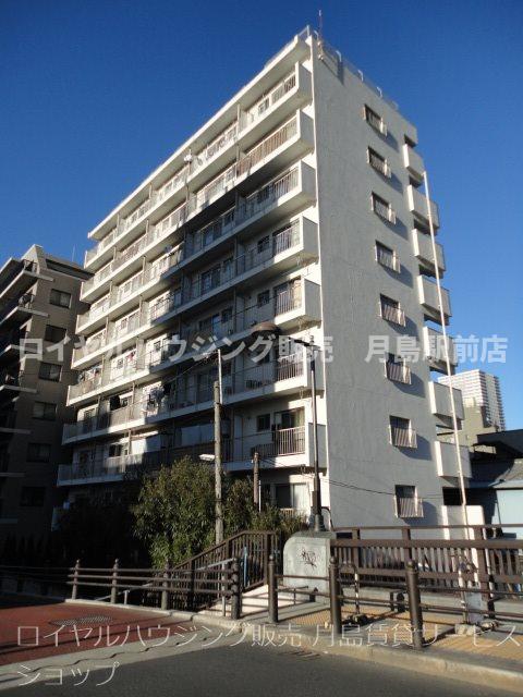 建物外観　リバーサイドにあるマンションです。