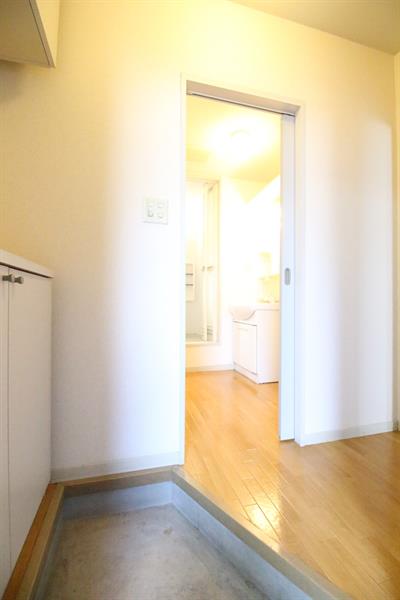 玄関　他の部屋の写真です。室内は現況を優先します。