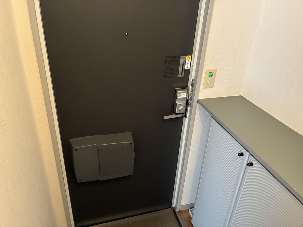 玄関　バルコニー