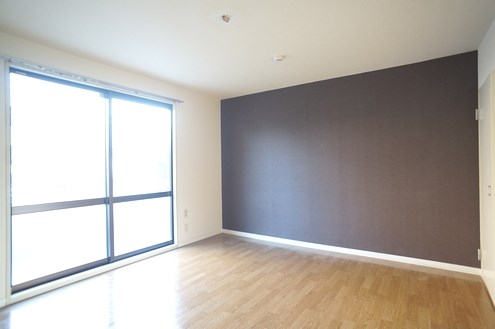 その他部屋・スペース　窓が大きく明るいお部屋です☆