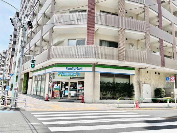 コンビニ　ファミリーマート霜降橋店（コンビニ）まで74m