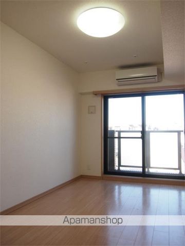 西武有楽町線 練馬駅 徒歩10分 5階建 築17年の居間写真