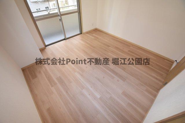 地下鉄長堀鶴見緑地線 西長堀駅 徒歩5分 11階建 築9年の居間写真