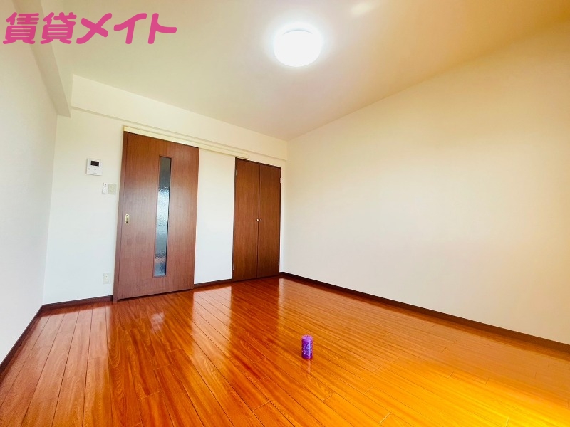 居室・リビング　別部屋参考写真です
