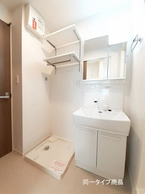 ＪＲ信越本線 新潟駅 徒歩18分 2階建 新築の内装写真