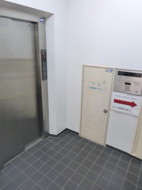 エントランス　★オートロックのエレベーターです★